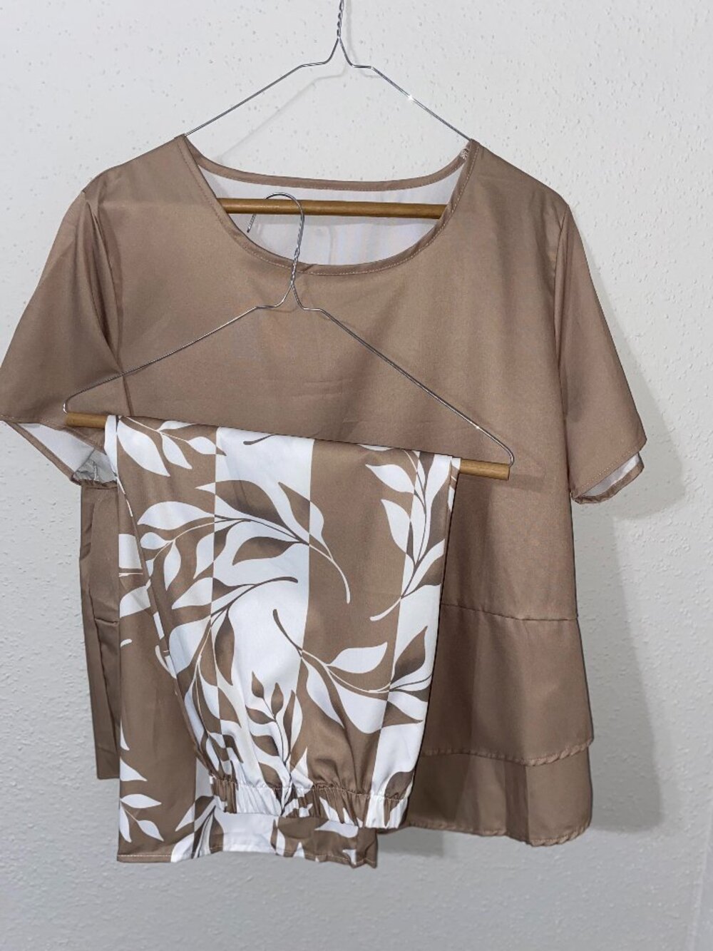 Women's Casual Solid Color Top with Botanical Printed shorts